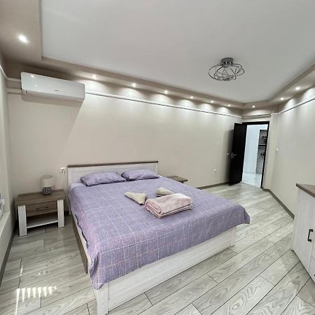 Apartament Deluxe Karina-Free Parking ブルガス エクステリア 写真