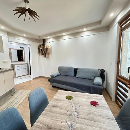 Apartament Deluxe Karina-Free Parking ブルガス エクステリア 写真