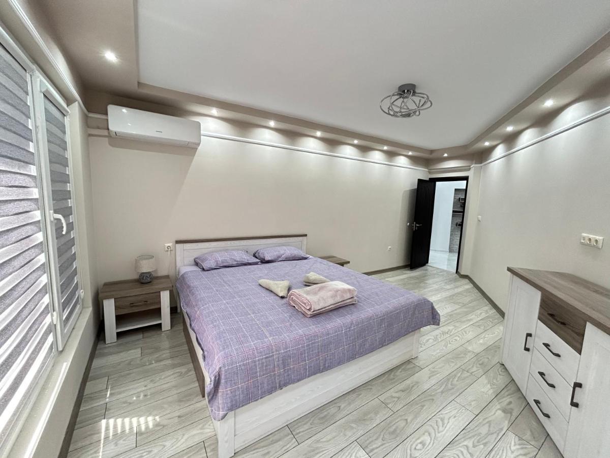 Apartament Deluxe Karina-Free Parking ブルガス エクステリア 写真